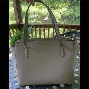 Tory Burch Large Emerson Tote with top zip.
